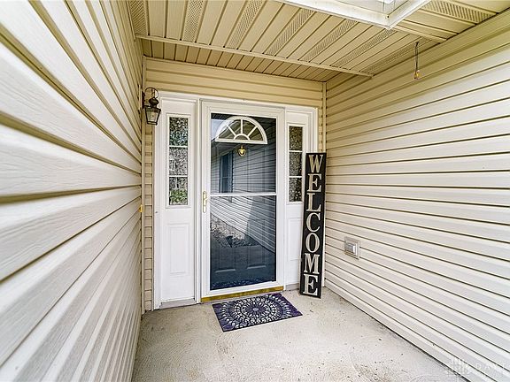 4th image of 929 Louise Dr