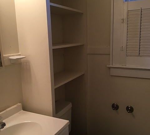3rd image of 721 Lakeland Ave