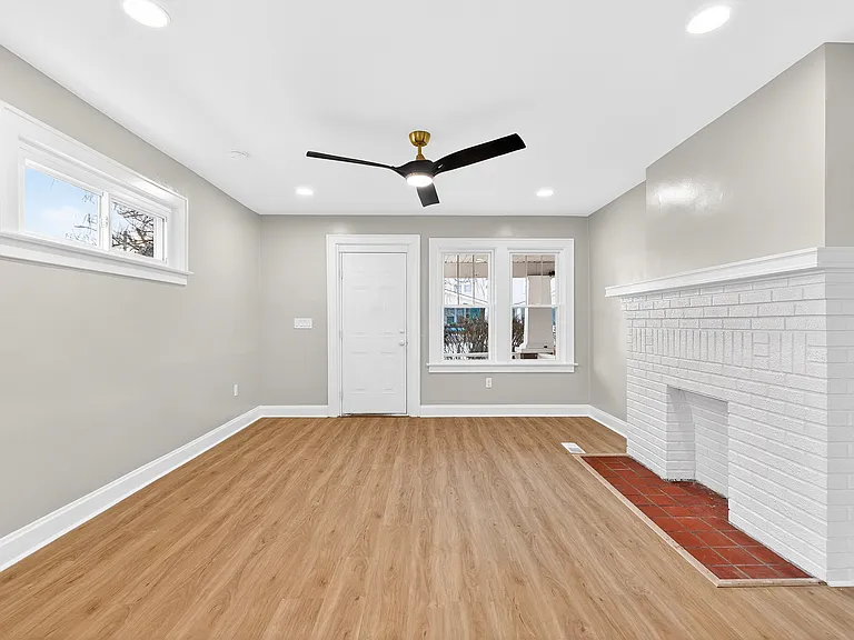 1234 S Champion Ave — Photo 2