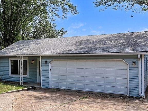 3rd image of 9446 Minerva Ave