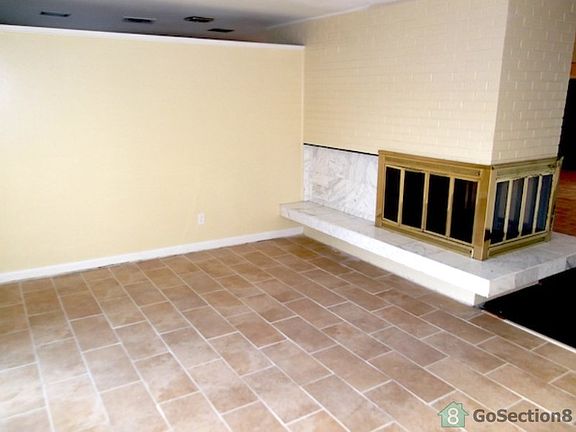 3rd image of 1316 Stafford Dr
