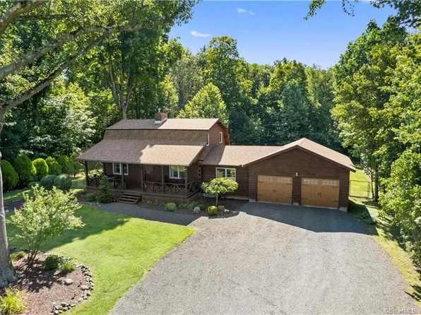 25 Kondracki Lane, Wallingford, CT 06492
