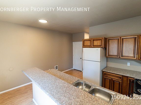 3rd image of 1023 W Knox Ave #A