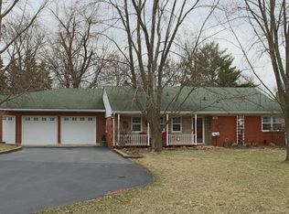 804 E 11th St, Lockport, IL 60441