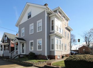 313 Walcott St FLOOR 3, Pawtucket, RI 02860