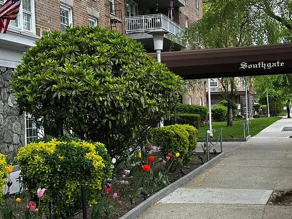 149-30 88th St #3D, Jamaica, NY 11414