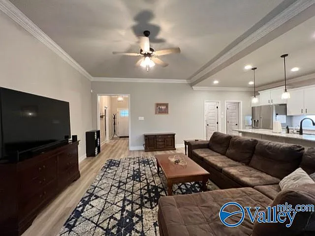 136 Gardencove Cir — Photo 9