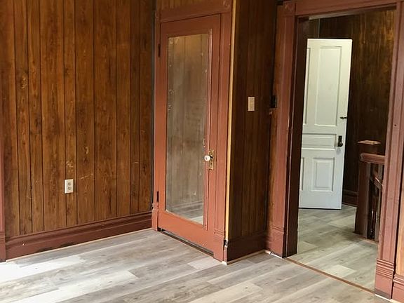 3rd image of 1129 McColloch Street