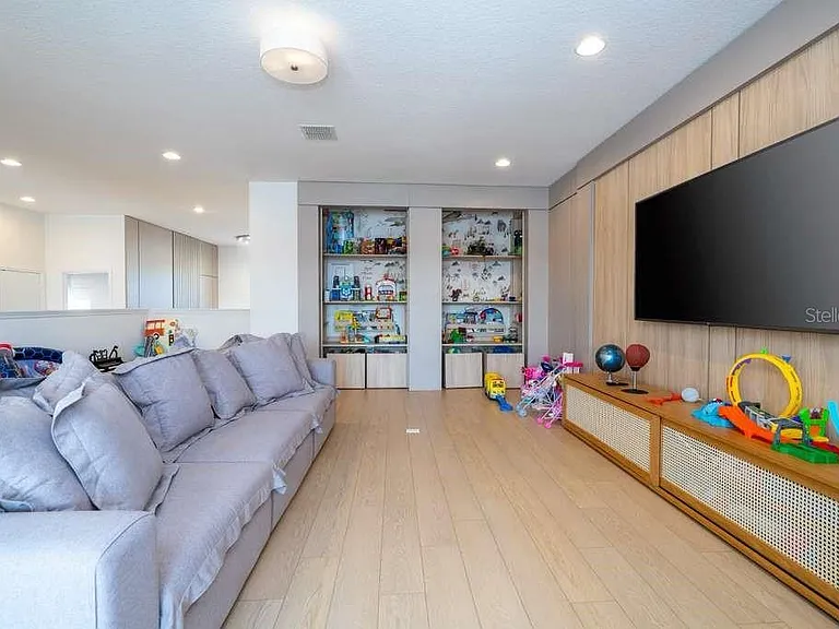 16870 Sanctuary Dr — Photo 78