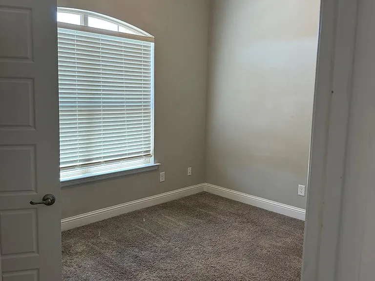 1911 Daybreak Way — Photo 8