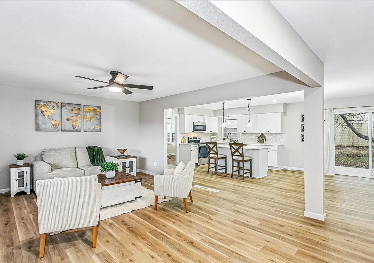 Beautifully Updated Home on nearly Acre! Available for Rent or Rent to Own! Move in Special 1/2 2... — Photo 2