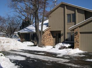 1722 Boulder Dr, Darien, IL