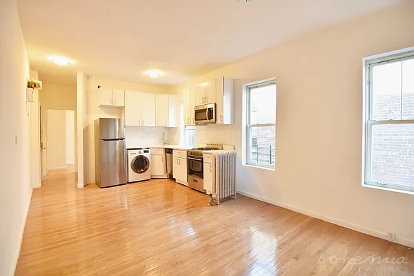 Rented by Bohemia Realty Group | media 2