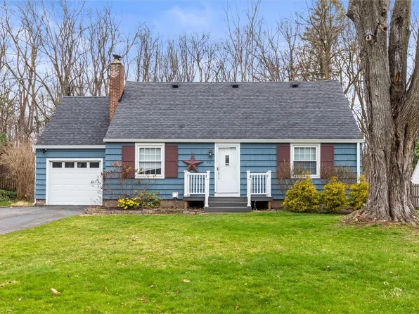 42 Raymond Rd, Penfield, NY 14526