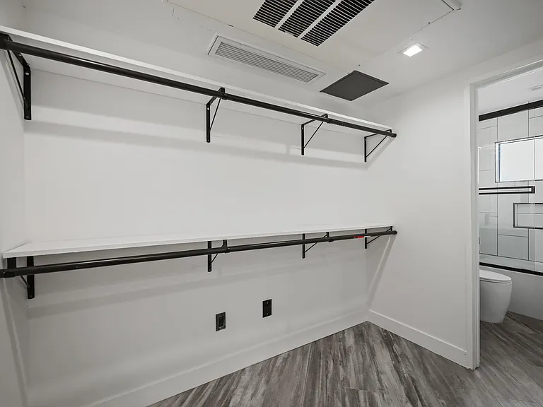 230 S Carondelet St #A — Photo 14
