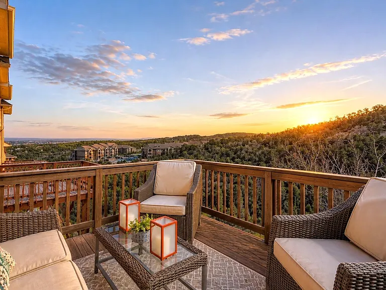 216 Sunrise Ridge Cv — Photo 1
