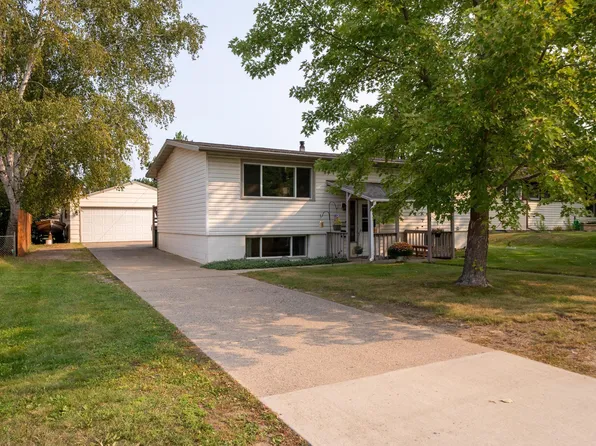 501 NE 9th St, Grand Rapids, MN 55744