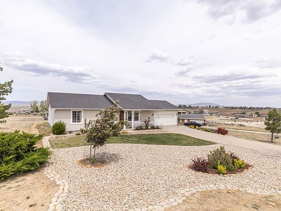 2nd image of 969 Oakmont Dr