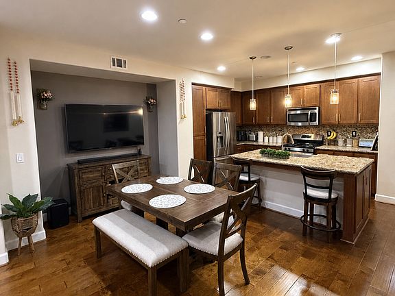 3rd image of 156 Currlin Cir
