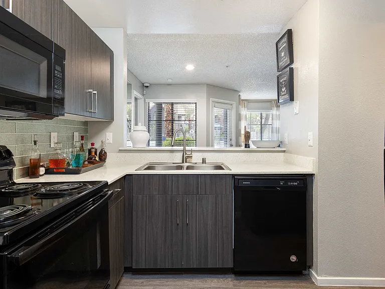 Boulevard at 4201 Apartments — Photo 11