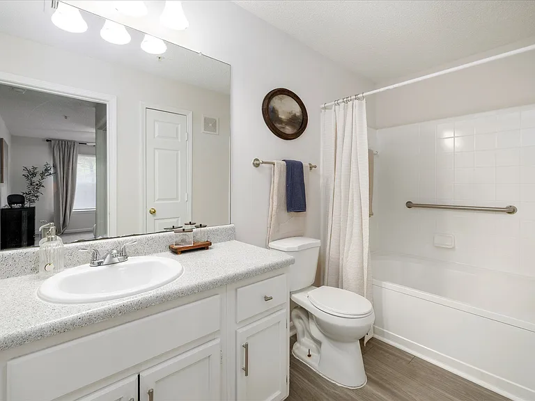 The Grove at Greenleaf — Photo 9