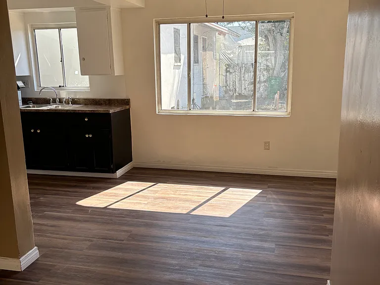 6829 Flora Ave #E — Photo 18