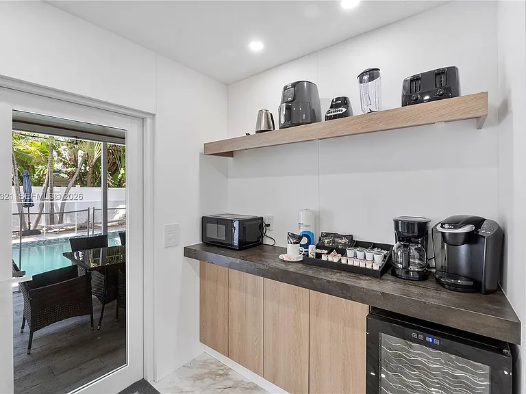 3261 Seaward Dr — Photo 10