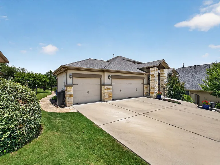4017 Benetton Way — Photo 37