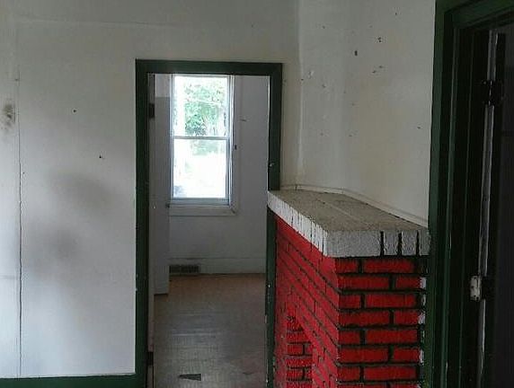 2nd image of 2171 W 85th St