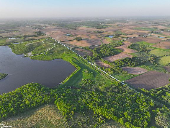 3rd image of 6 Badger Creek Rd