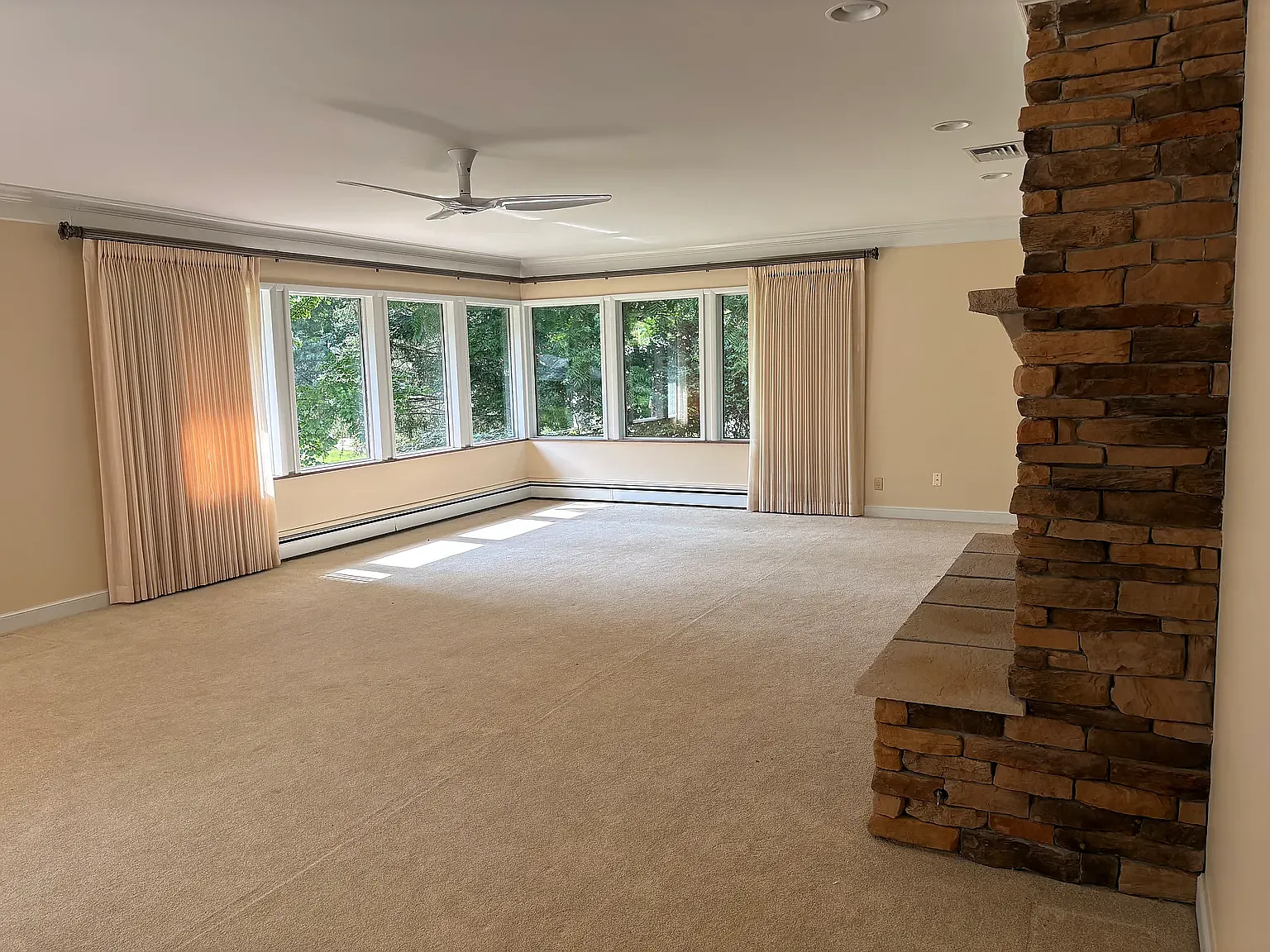 1 bed, 2348 sqft, $2,485 — Photo 3