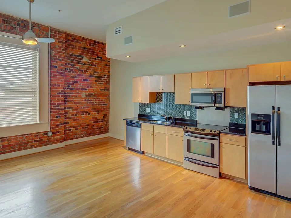 Montgomery Square Apartments