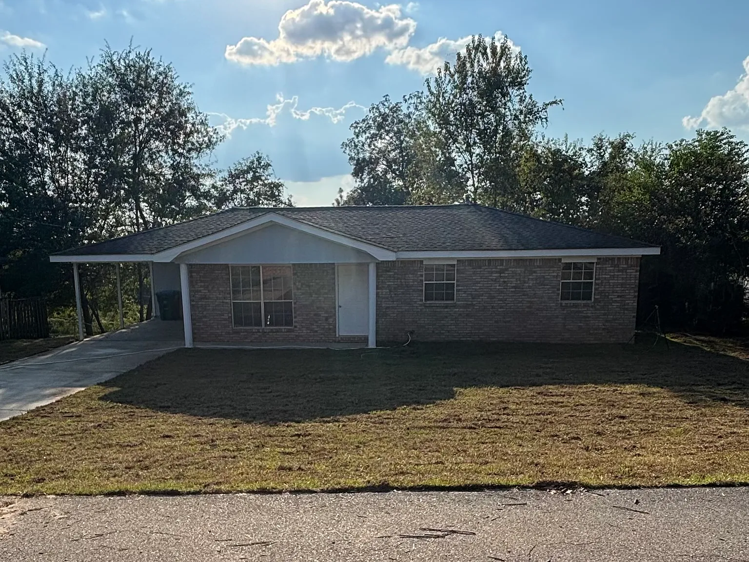 3 bed, 1.5 bath, 1100 sqft, $1,300 — Photo 1