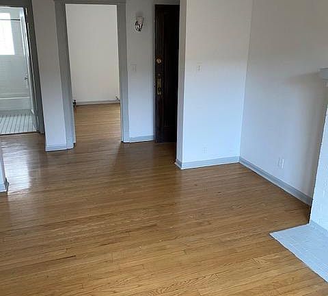 2nd image of 5048 N Glenwood Ave APT 3W