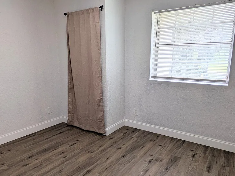 810 Laurel St — Photo 5