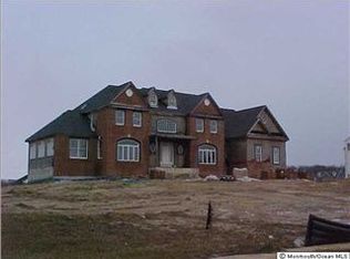 9 Delmar Way, Monroe, NJ 08831