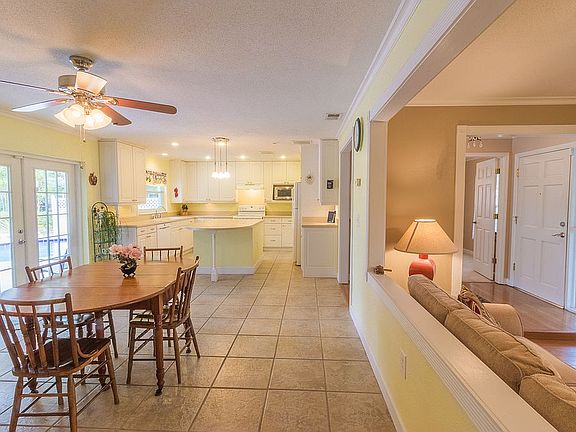 4th image of 4506 Crichton Ln
