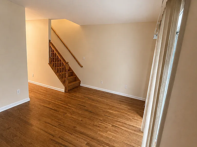 4 Laurel Heights Rd #4 — Photo 12