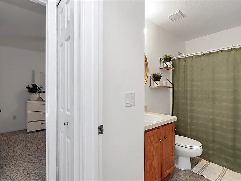 10648 SW 38th Ave — Photo 36
