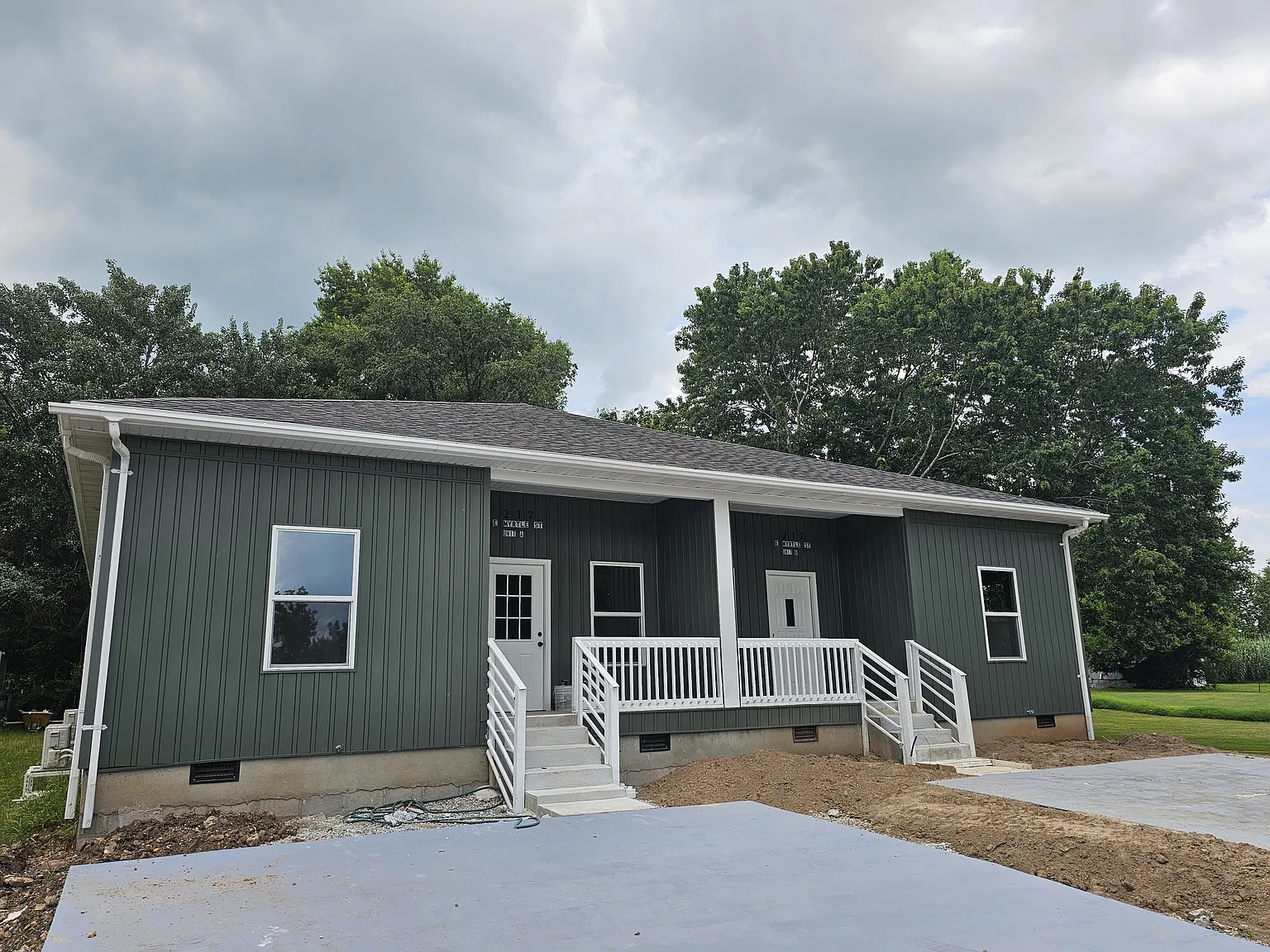 3 bed, $1,250 — Photo 1
