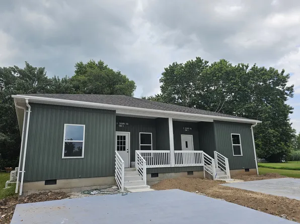 217 E Myrtle St, Aurora, MO
