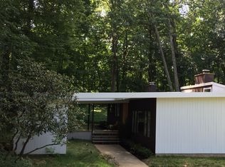 104 Myanos Rd, New Canaan, CT 06840