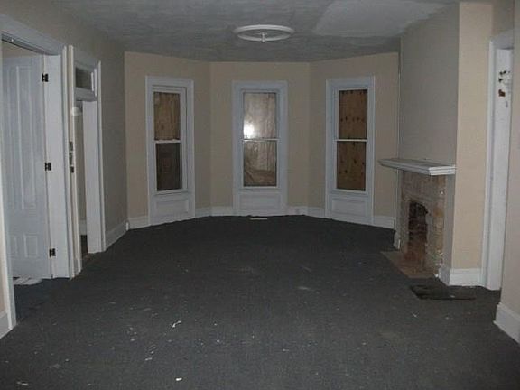 4th image of 825 Shawnee Park Dr