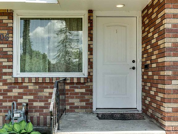 3rd image of 3906 N Lidgerwood St