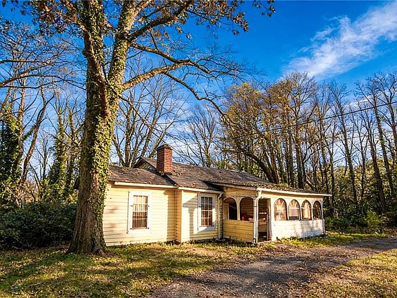 3rd image of 731 Bolton Rd NW