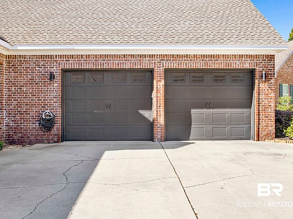 4th image of 19279 Fairfax Dr