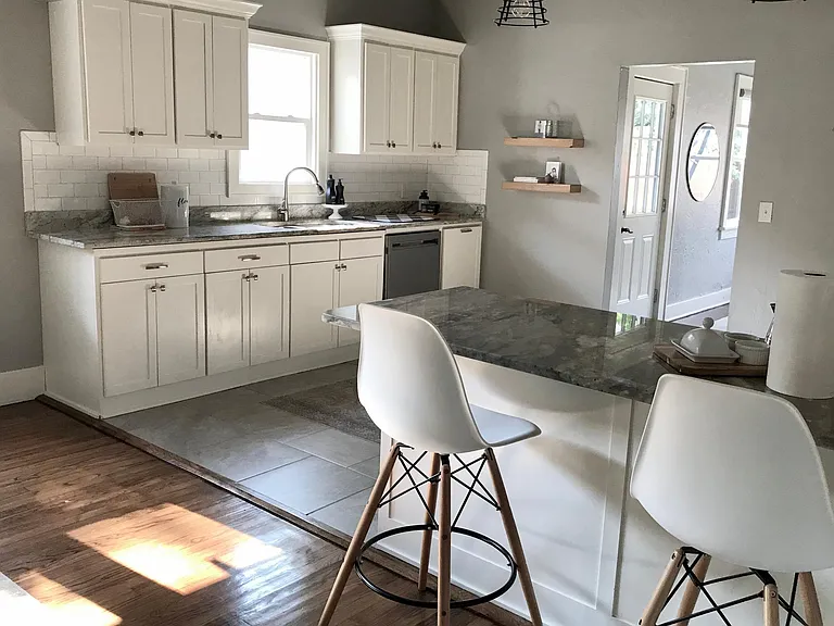 1805 W Park Pl — Photo 7