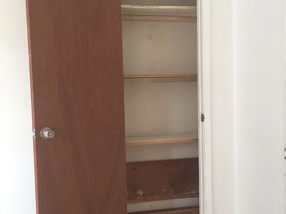 3rd image of 4243 Carpenter Ave #2