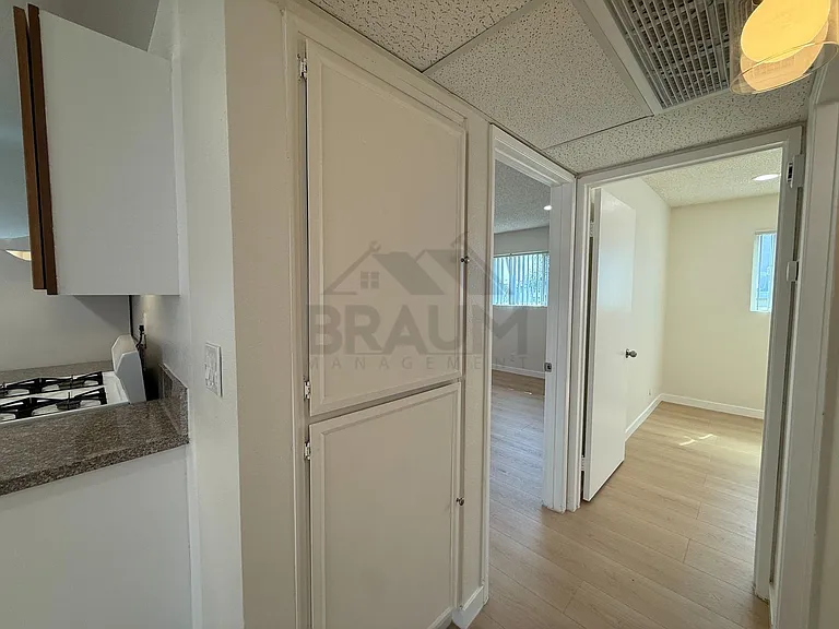 14801 DELANO — Photo 14