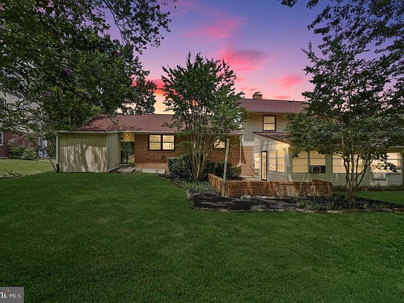 4th image of 3421 Canberra St